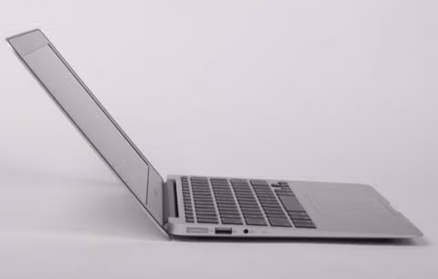 Thế hệ MacBook Air mới vẫn giữ kiểu dáng siêu mỏng và chỉ tập trung cải tiến bên trong.