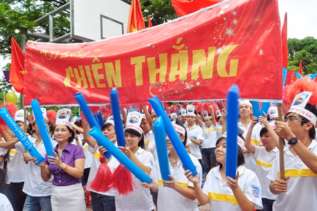 "Cò kều" chiến thắng (biệt danh được các bạn cùng lớp đặt cho Thái Hoàng).