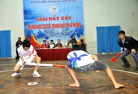 Sau một thời gian dài đào tạo, đến thời điểm này môn đẩy gậy đã không còn nằm trong hệ thống đào tạo của thể thao Quảng Ninh. Trong ảnh: Thi đấu đẩy gậy THCS, THPT tại Hội khoẻ Phù Đổng toàn quốc lần thứ 8-2012.