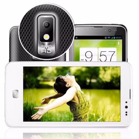 HKPhone Revo HD được đầu tư mạnh vào màn hình cho chất lượng hiển thị màu sắc tốt và được trang bị camera 5 megapixel.
