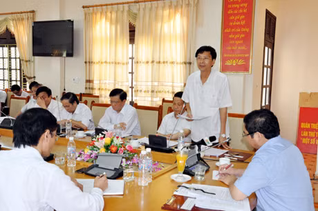 Đồng chí Nguyễn Văn Đọc, Phó Bí thư Tỉnh uỷ, Chủ tịch UBND tỉnh phát biểu tại cuộc họp.