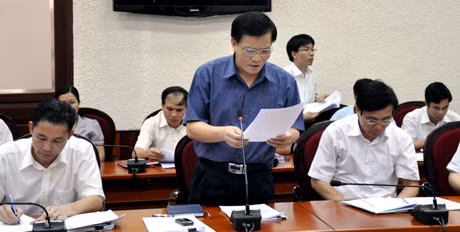 Đại biểu dự hội nghị phát biểu.