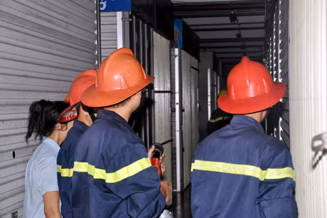 Lực lượng PCCC tiếp cận hiện trường.