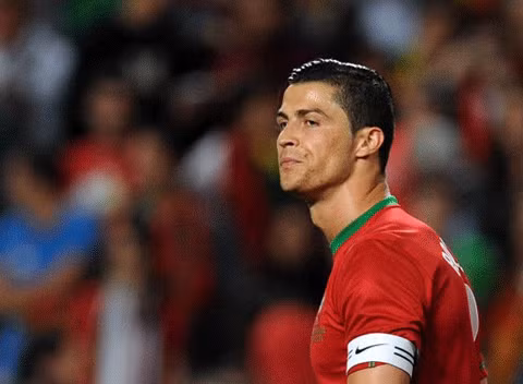 Ronaldo cùng các đồng đội chuẩn bị đối mặt với thách thức lớn nhất ở Euro 2012.