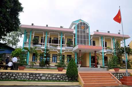 Doanh trại Ban CHQS TX Quảng Yên mới được chỉnh trang, đảm bảo chính quy, xanh, sạch, đẹp.
