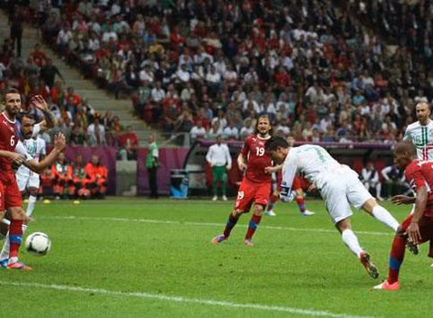 Pha ghi bàn thể hiện bản lĩnh và đẳng cấp của Ronaldo.