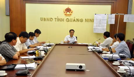 Đồng chí Đỗ Thông, Phó Chủ tịch Thường trực UBND tỉnh chủ trì buổi tiếp công dân.