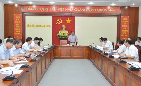 Đồng chí Bí thư Tỉnh uỷ Phạm Minh Chính phát biểu tại hội nghị.