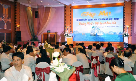 Quang cảnh cuộc gặp mặt.