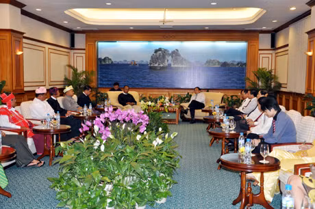 Quang cảnh buổi làm việc.
