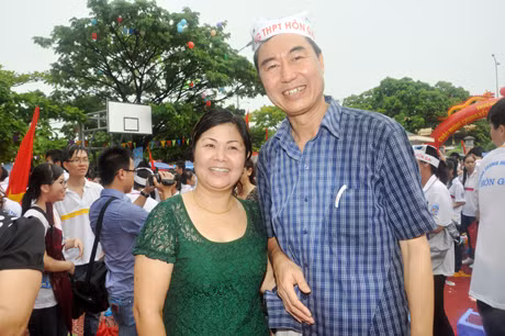 Gia đình Đặng Thái Hoàng trong niềm vui, hạnh phúc. 
