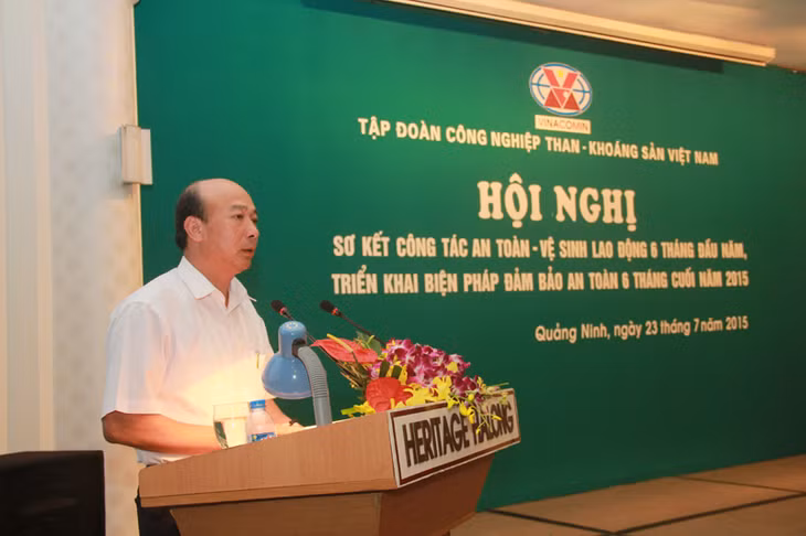 Đồng chí Lê Minh Chuẩn, Bí thư Đảng uỷ, Chủ tịch HĐTV Tập đoàn Công nghiệp Than-Khoáng sản Việt Nam phát biểu chỉ đạo tại Hội nghị.