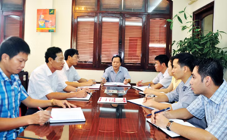 Thường trực Thành uỷ Móng Cái làm việc với Ban Tổ chức Thành uỷ để rà soát công tác cán bộ.