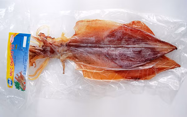 Sản phẩm mực ống Cô Tô.