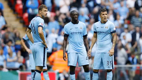 Dzeko (10), Jovetic (35) và Kolarov (ảnh dưới) là những cầu thủ đang trên đường rời Man City