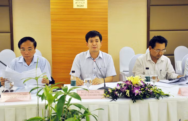 Phó Chủ tịch UBND tỉnh Lê Quang Tùng phát biểu tại buổi làm việc.