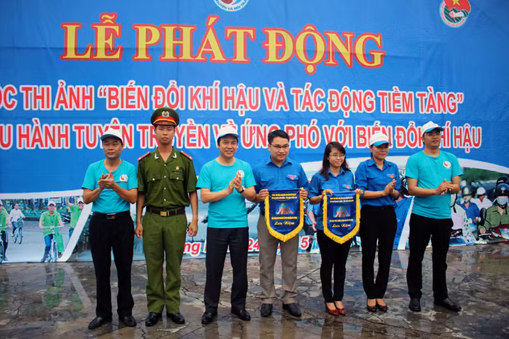 Phát động Cuộc thi ảnh "Biến đổi khí hậu và những tác động tiềm tàng" ảnh 1 Phát động Cuộc thi ảnh "Biến đổi khí hậu và những tác động tiềm tàng" ảnh 1