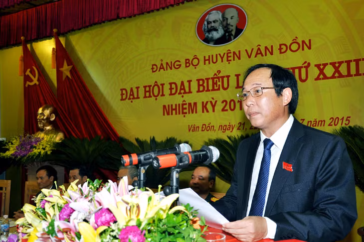 Đồng chí Mạc Thành Luân, Phó Bí thư Huyện ủy, Chủ tịch UBND huyện Vân Đồn phát biểu khai mạc Đại hội