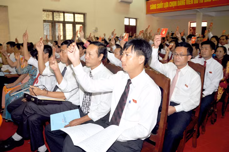 Biểu quyết thông qua Nghị quyết Đại hội nhiệm kỳ 2015-2020