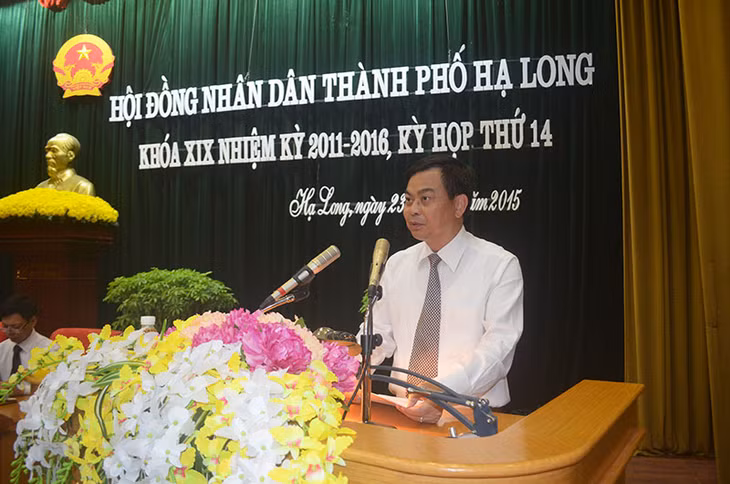 Đồng chí Trần Đức Lâm, Bí thư Thành ủy phát biểu chỉ đạo tại kỳ họp