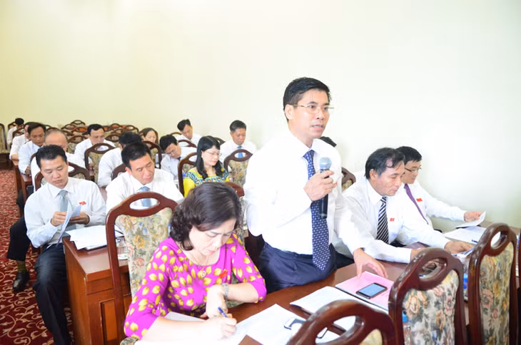 Đại biểu tham gia ý kiến vào phương hướng hoạt động của Đảng bộ trong nhiệm kỳ tới.