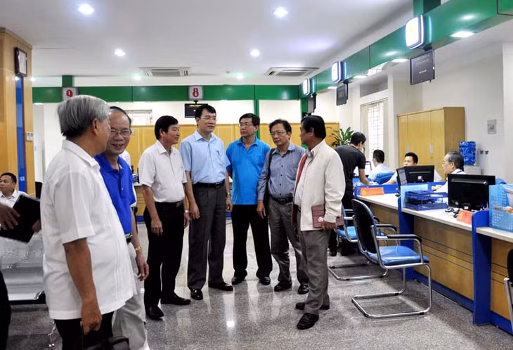 Đoàn công tác của tỉnh Đồng Tháp tham quan Trung tâm Hành chính công tỉnh Quảng Ninh.