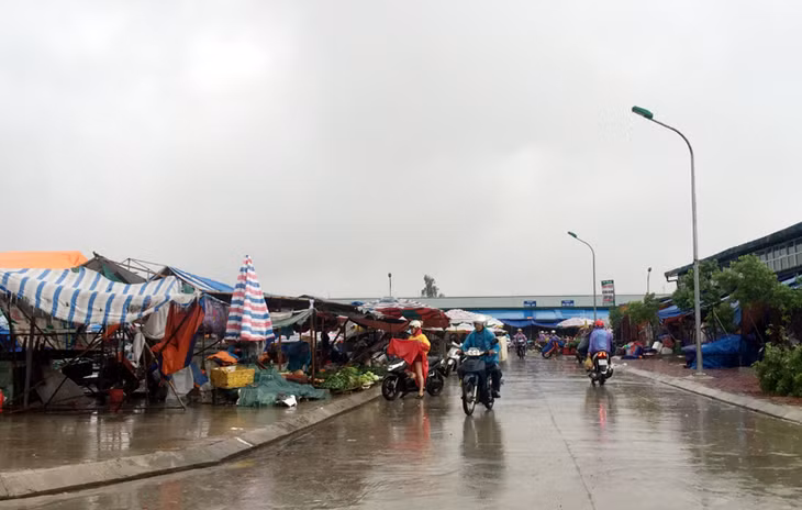 Mưa đã ngớt, các sinh hoạt của người dân cơ bản trở lại.