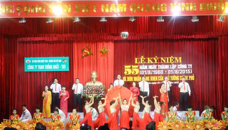 Tiết mục văn nghệ chào mừng kỷ niệm 55 năm ngày thành lập Công ty