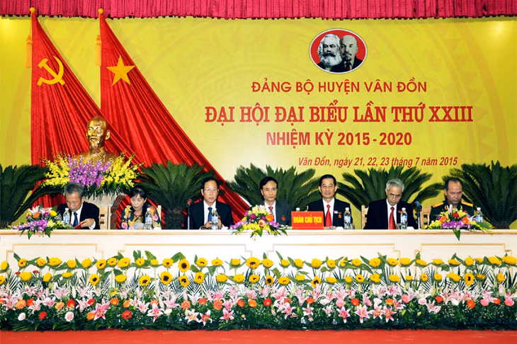 Đoàn Chủ tịch điều hành Đại hội