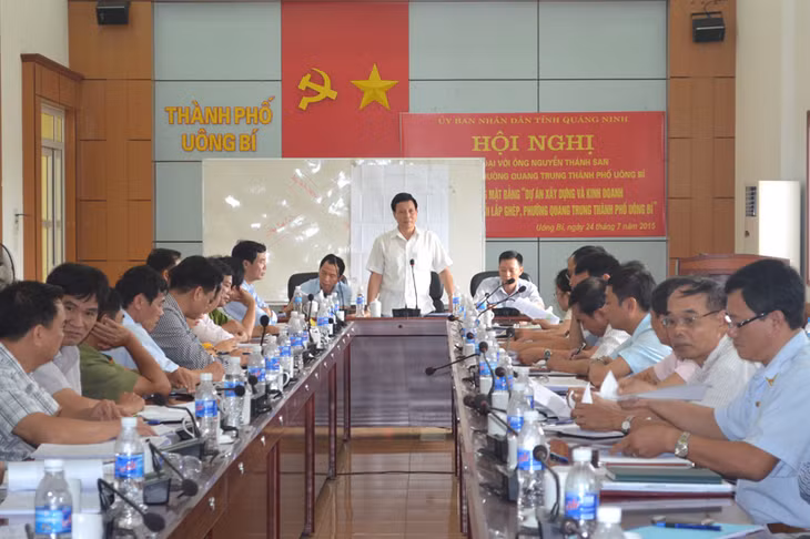 Đồng chí Trần Xuân Cương, Ủy viên Thường trực HĐND tỉnh phát biểu tại buổi đối thoại