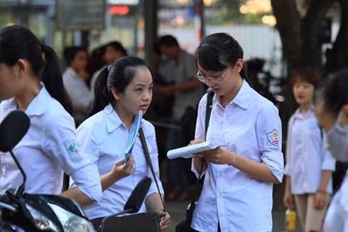Thí sinh lại "nín thở" chờ đợi xét tuyển vào đại học, cao đẳng.