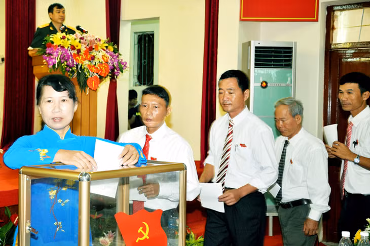 Đại hội tiến hành bầu đại biểu đi dự Đại hội cấp trên.