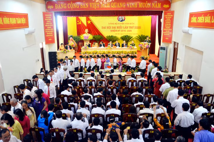Đại hội tiến hành bầu đại biểu đi dự Đại hội cấp trên.