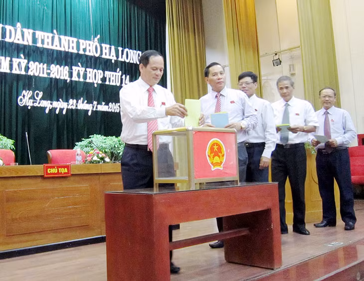 Bầu keienj toan