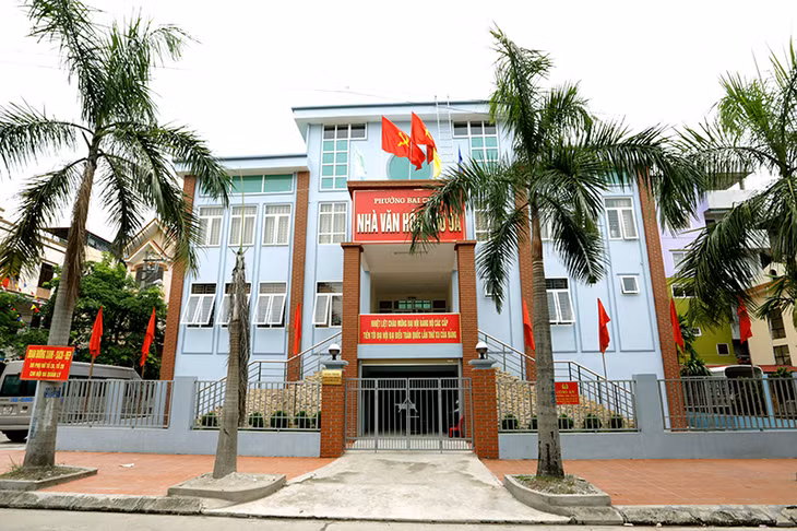 Nhà văn hoá khu 9A phường Bãi Cháy, công trình do thành phố và nhân dân cùng làm, đáp ứng được nhu cầu sinh hoạt chính trị, văn hoá của người dân trong khu.