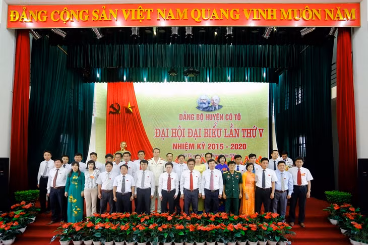 Ban Chấp hành Đảng bộ huyện nhiệm kỳ 2015-2020 đã ra mắt và hứa hẹn trước Đại hội.