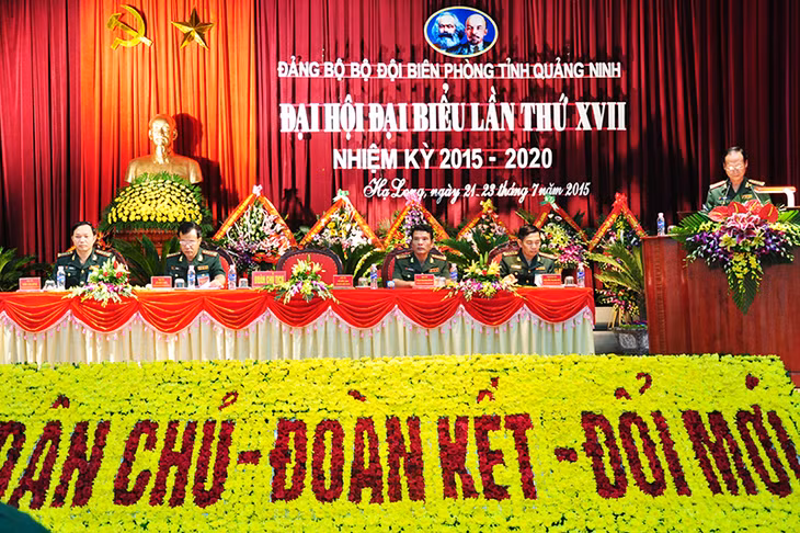 Đoàn Chủ tịch điều hành Đại hội.