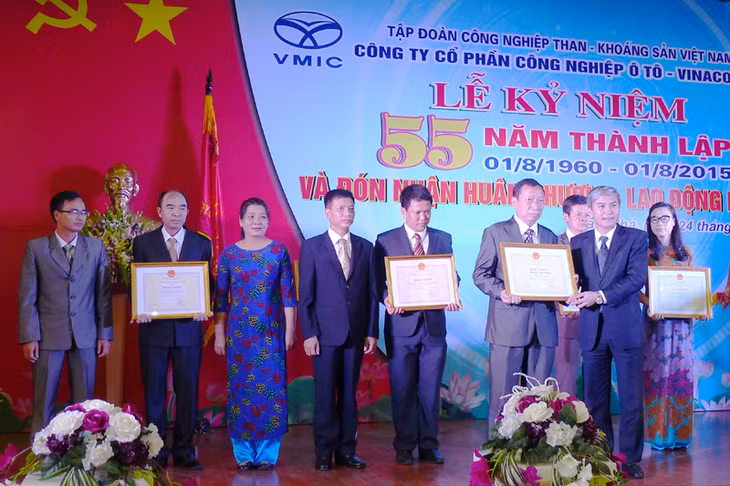 Cá nhân được nhận bằng khen, giấy khen của Bộ Công thương và Tập đoàn Công nghiệp Than- Khoáng sản Việt