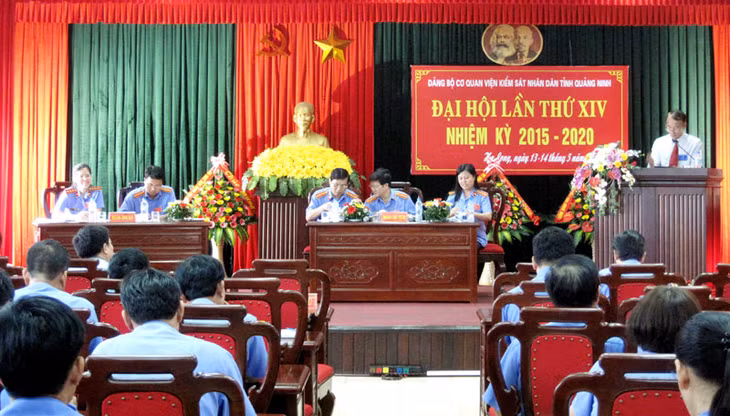 Đại hội Đảng bộ Viện Kiểm sát nhân dân tỉnh lần thứ XIV, nhiệm kỳ 2015 - 2020 được tổ chức ngày 13 và 14 - 5 - 2015. Ảnh: Mai Thúy (Viện KSND tỉnh)