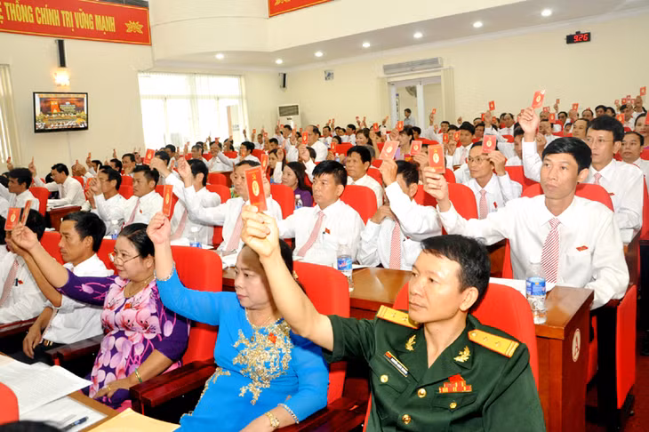 Đại biểu biểu quyết thống nhất phương án nhân sự