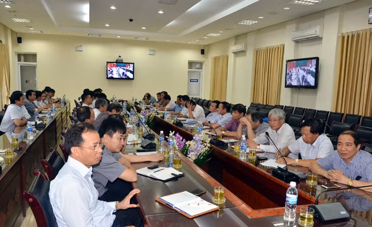 Quang cảnh cuộc họp