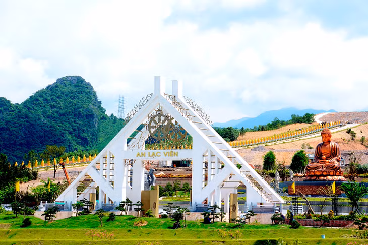 Công viên nghĩa trang An lạc đã cơ bản hoàn thành giai đoạnh I và chính thức tiếp nhận các trường hợp hung táng từ ngày 30-6-2015.