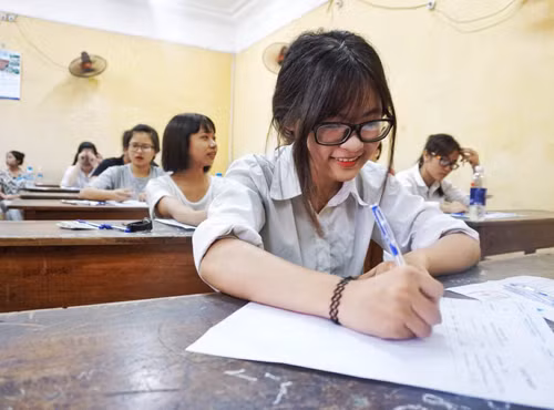  Năm nay có 726.690 thí sinh dự thi THPT quốc gia để lấy kết quả xét tuyển đại học, cao đẳng. Ảnh: Giang Huy.
