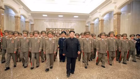 Lãnh đạo Kim Jong Un vẫn chưa chịu từ bỏ tham vọng hạt nhân của mình - Ảnh: Reuters