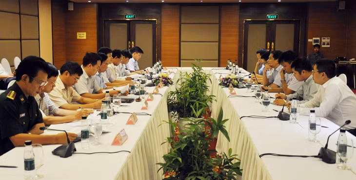 Quang cảnh buổi làm việc.