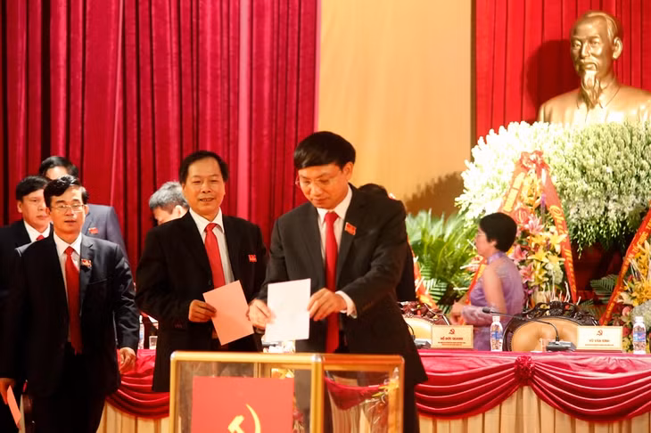 Đại hội bỏ phiếu bầu trực tiếp Bí thư Thành ủy.