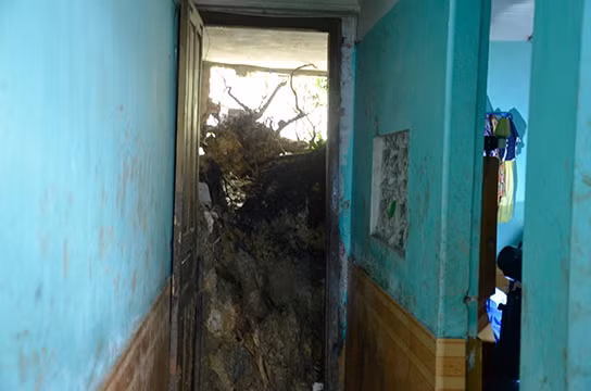 Hiện trường vụ sạt lở.