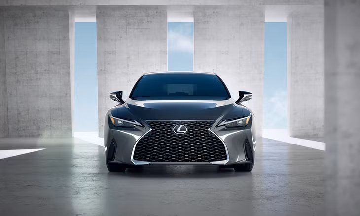 Sedan hạng sang IS phiên bản 2021. Ảnh: Lexus