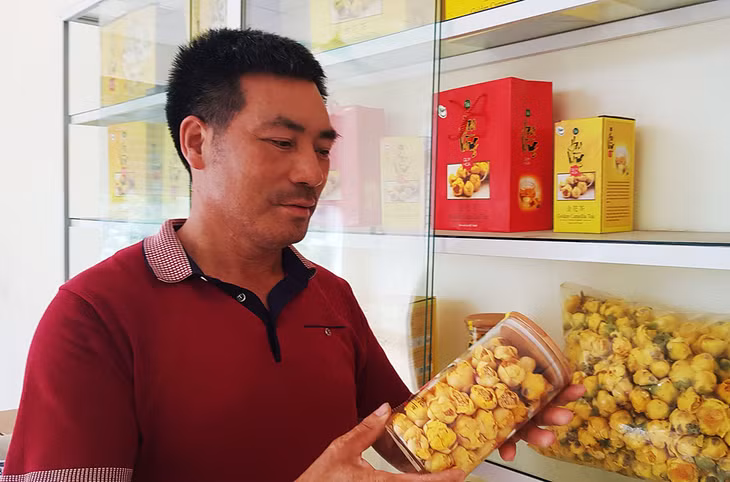 Sản phẩm trà hoa vàng của gia đình CCB Lê Mạnh Quy, xã Quảng Minh.
