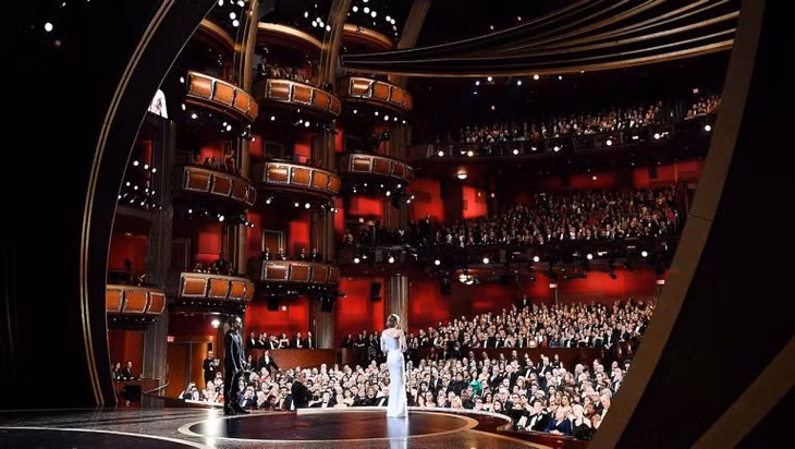 Lễ trao giải Oscar lần thứ 93 có thể bị hoãn thêm 8 tuần.